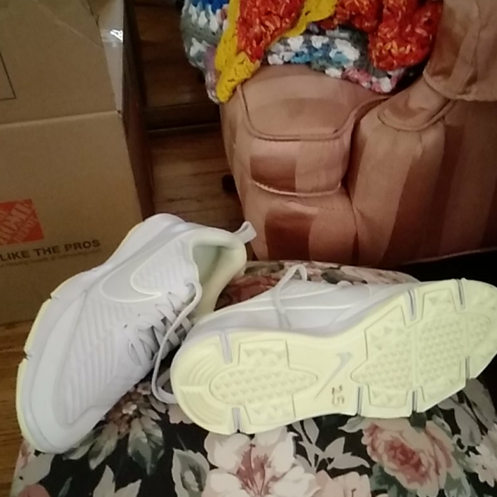 Shoes - Picture 2 of 2